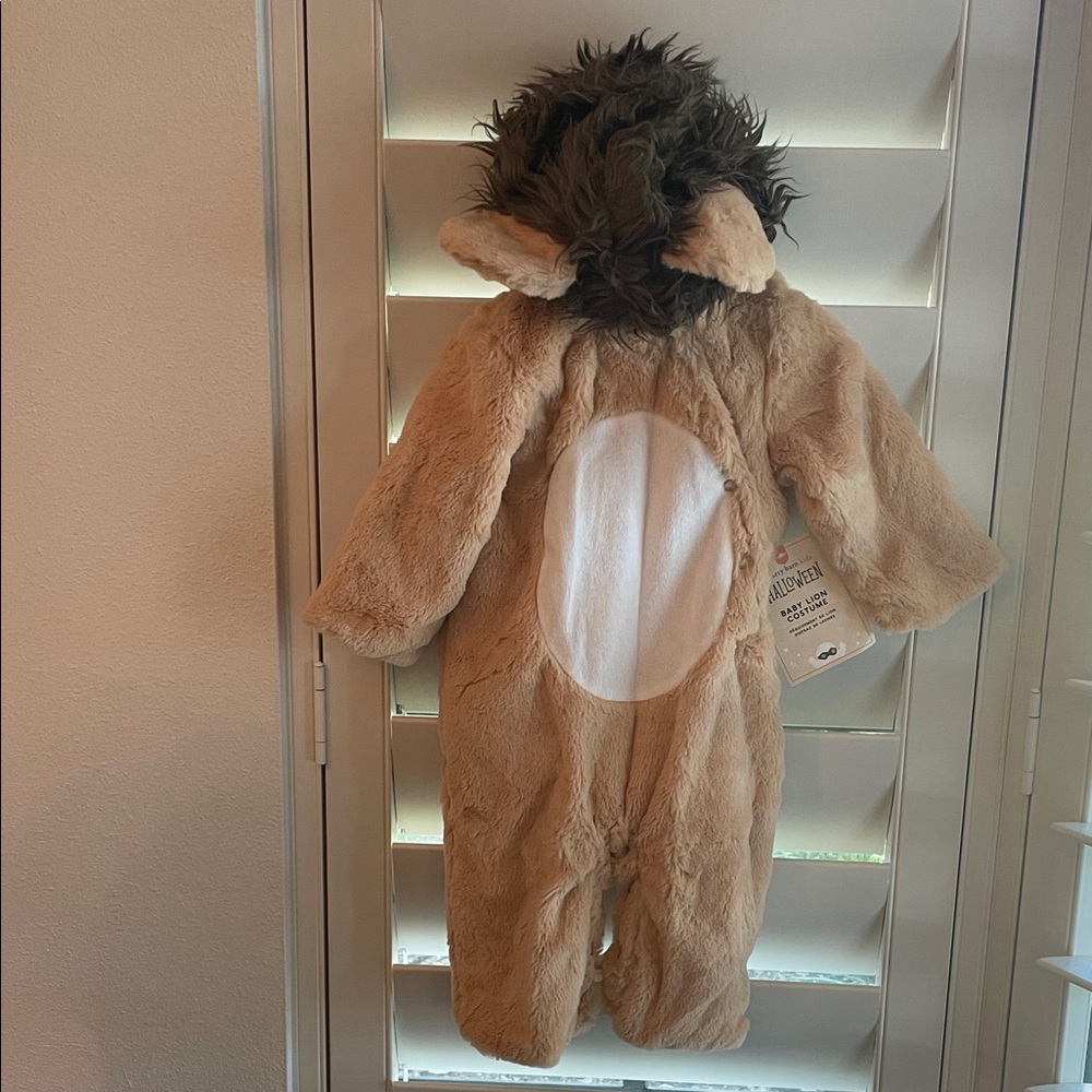 Pottery Barn Kids Tan Lion Halloween Costume 6-12 months